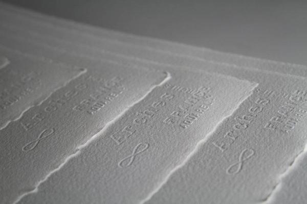 ARCHES AQUAREL GESATINEERDE KORREL VEL WIT 300G 56 x 76