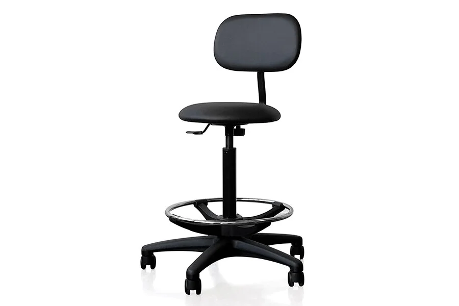 Disco Piu kruk met rugleuning Medium H55-70cm zwart met voetring (wielen)